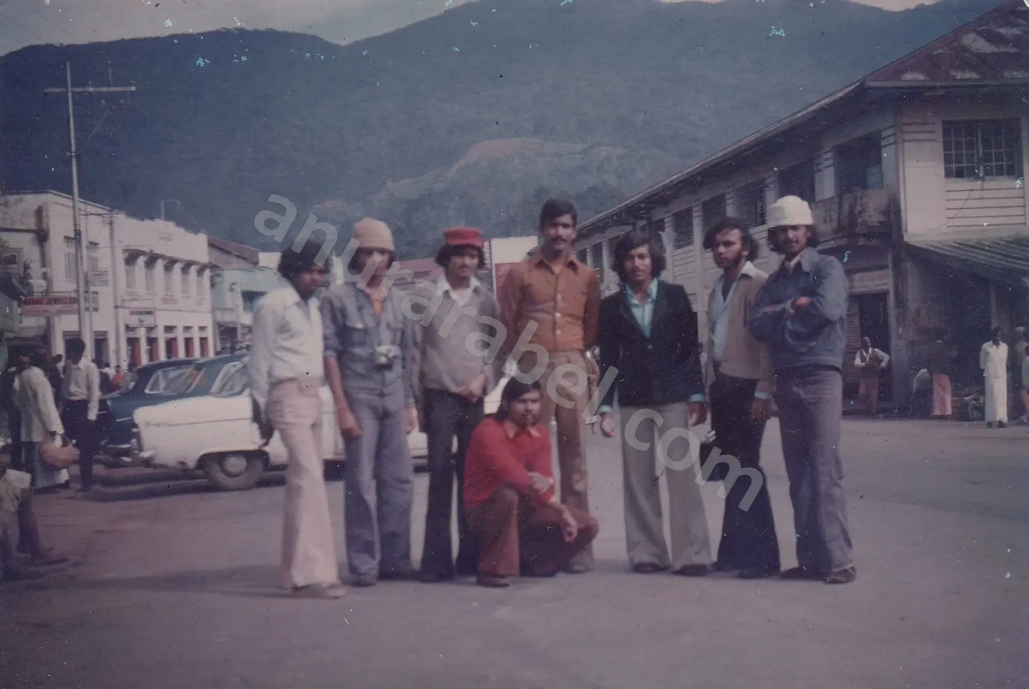 Anura with his friends (from the right): Sagara, Padmasiri, Anura, Ajith, Gamini, Nihal, Davapriya
